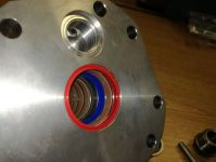 Hlava hydraulickeho valce č.1 a 2 vč. tesneni a ventilu Hlava hydraulickeho valce č.1 a 2 vč. tesneni a ventilu